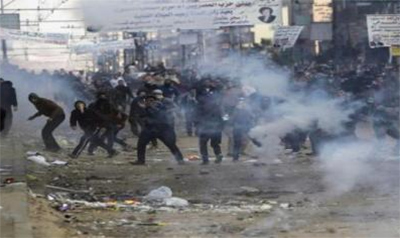 policia egipcia lanza gases lacrimogenos contra ultras Sangre en un estadio de fútbol en El Cairo